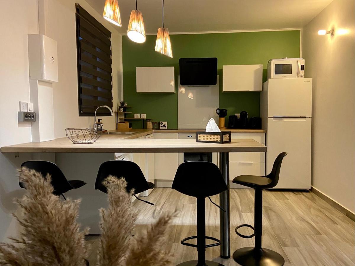 Ti Karet - Charmant Logement Avec Jacuzzi Et Vue Mer Тер-де-О Экстерьер фото