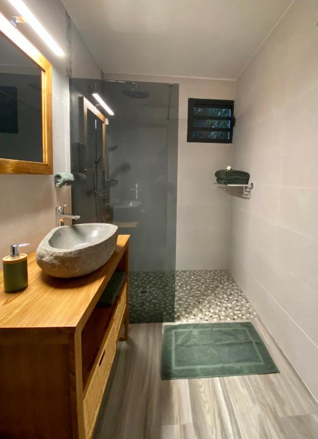 Ti Karet - Charmant Logement Avec Jacuzzi Et Vue Mer Тер-де-О Экстерьер фото